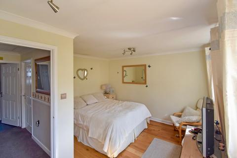 8a Bader Crescent, Chatham, ME5 0DJ