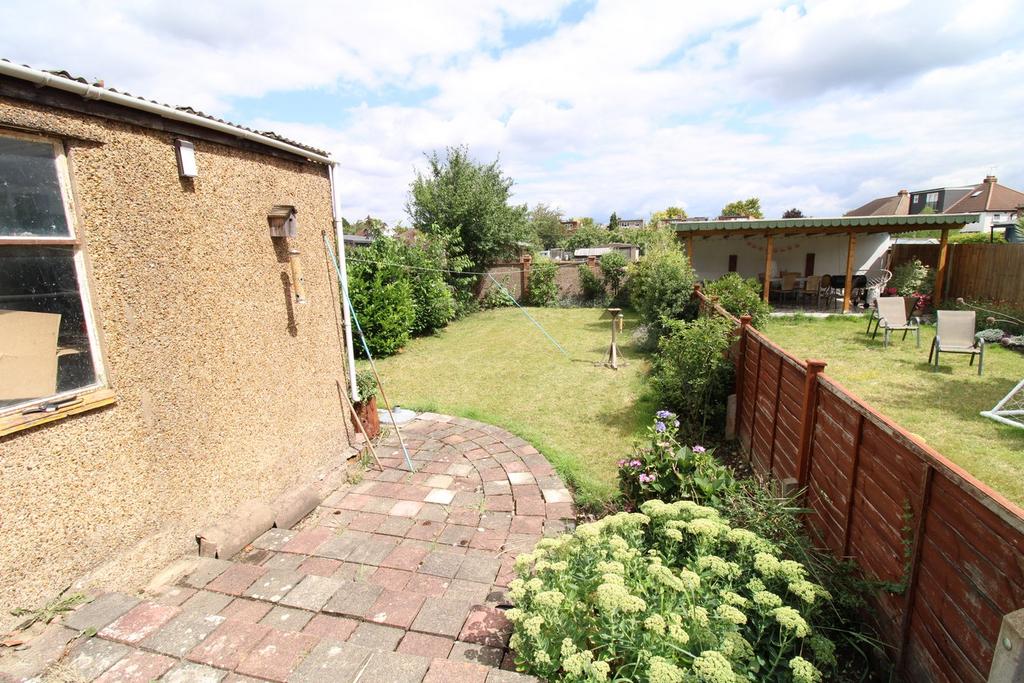 Constance Crescent Hayes Bromley Br2 3 Bed Semi Detached House For