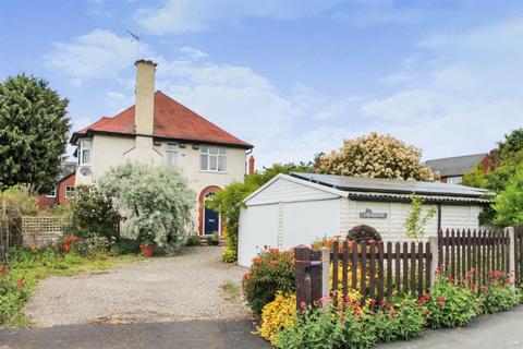 4 bedroom detached house for sale, Livesey Road, Ludlow