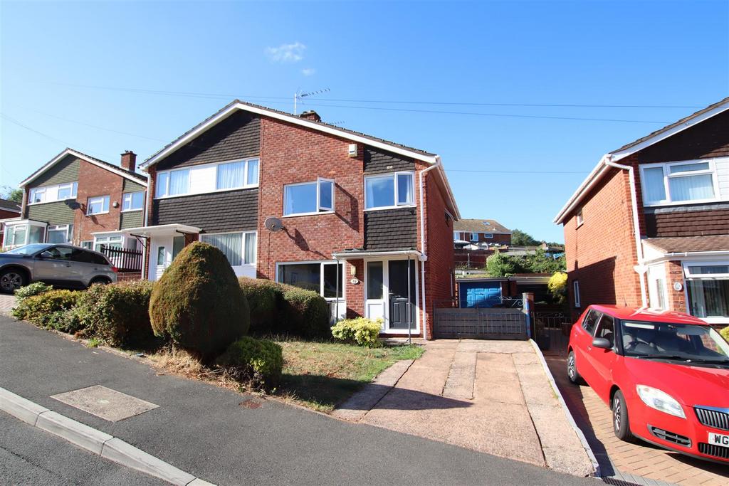Barley Farm Road, Exeter 3 bed semidetached house £300,000