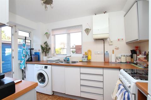47 Barley Farm Road, Exeter, EX4 1NJ