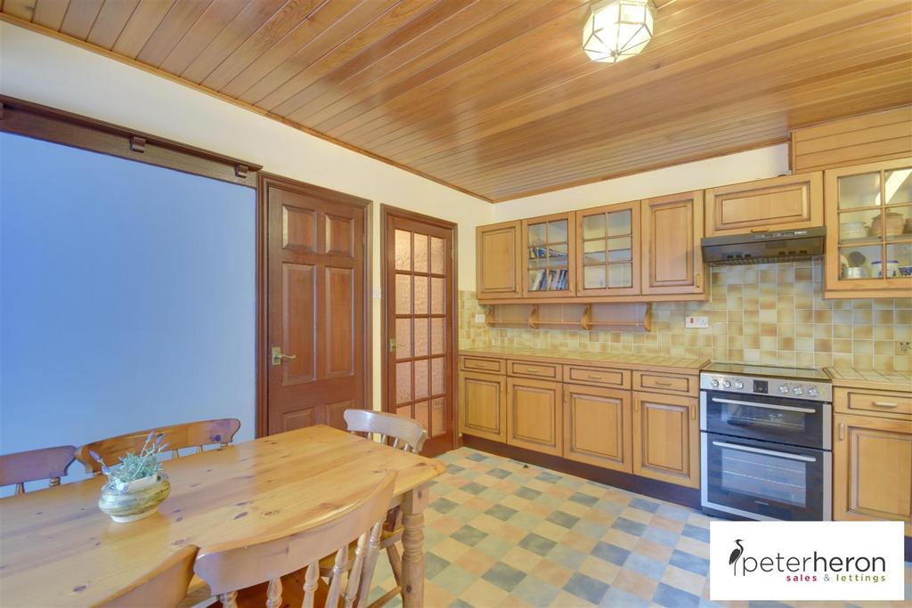 Breakfasting Kitchen