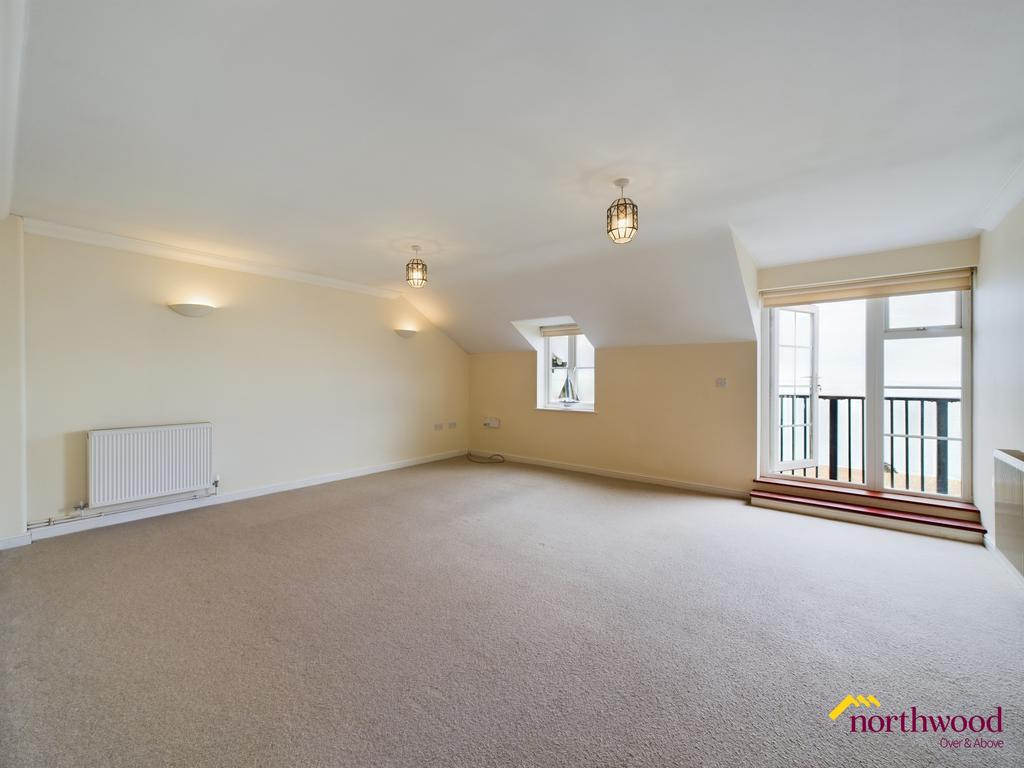 Chatham Green, Sovereign Harbour North, Eastbourne, BN23 2 bed flat £