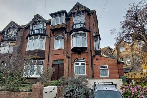 2 bedroom flat to rent, First Floor Flat, 2 Millfield, Folkestone