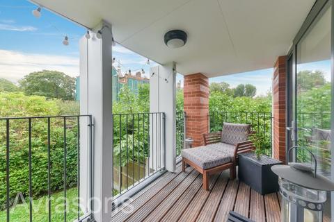 1 bedroom apartment to rent, AKERMAN ROAD, OVAL