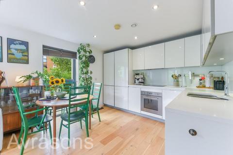 1 bedroom apartment to rent, AKERMAN ROAD, OVAL