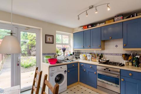 2 bedroom terraced house to rent, St. Pauls Mews, Holgate, York, YO24