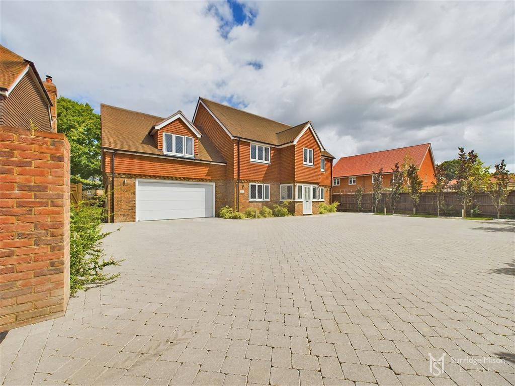 Upper Horsebridge Road, Hailsham BN27 5 bed detached house for sale £
