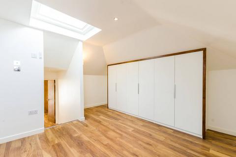 225 Brixton Hill, London, SW2 1NP