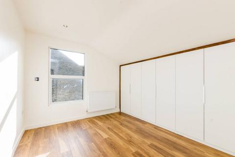 225 Brixton Hill, London, SW2 1NP