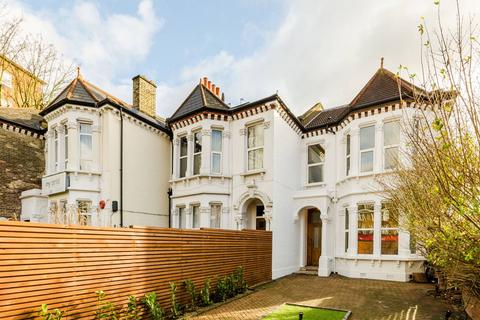 225 Brixton Hill, London, SW2 1NP