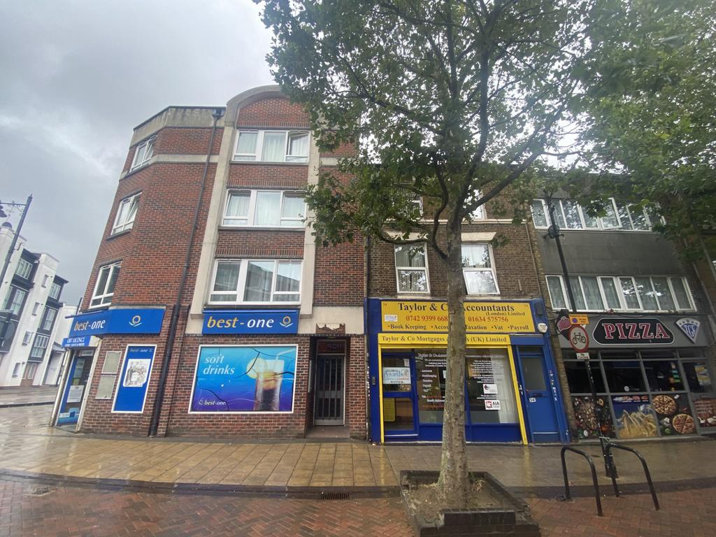 Hayter House, High Street, Gillingham, ME7 2 bed flat for sale £175,000
