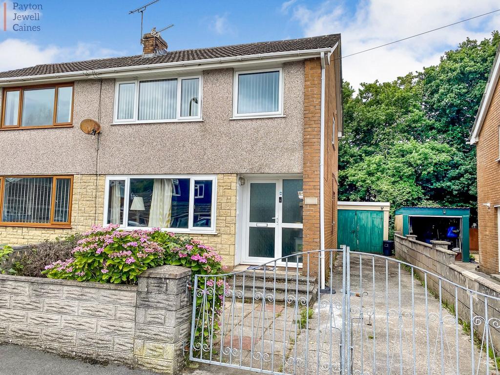 Maes Y Wern, Pencoed, Bridgend County. CF35 6TE 3 bed semidetached