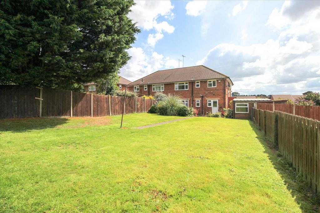 Finedon Road, Burton Latimer 2 bed for sale £150,000