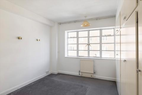 3 bedroom flat for sale, Winchester Court, London, W8.