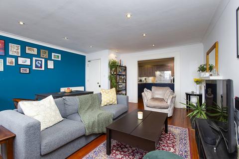 3 bedroom flat for sale, 20/6 Howe Street, New Town, Edinburgh, EH3 6TG