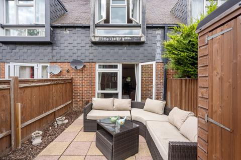 70 Ludwick Mews, London, SE14 6NG