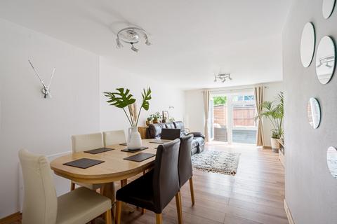 70 Ludwick Mews, London, SE14 6NG