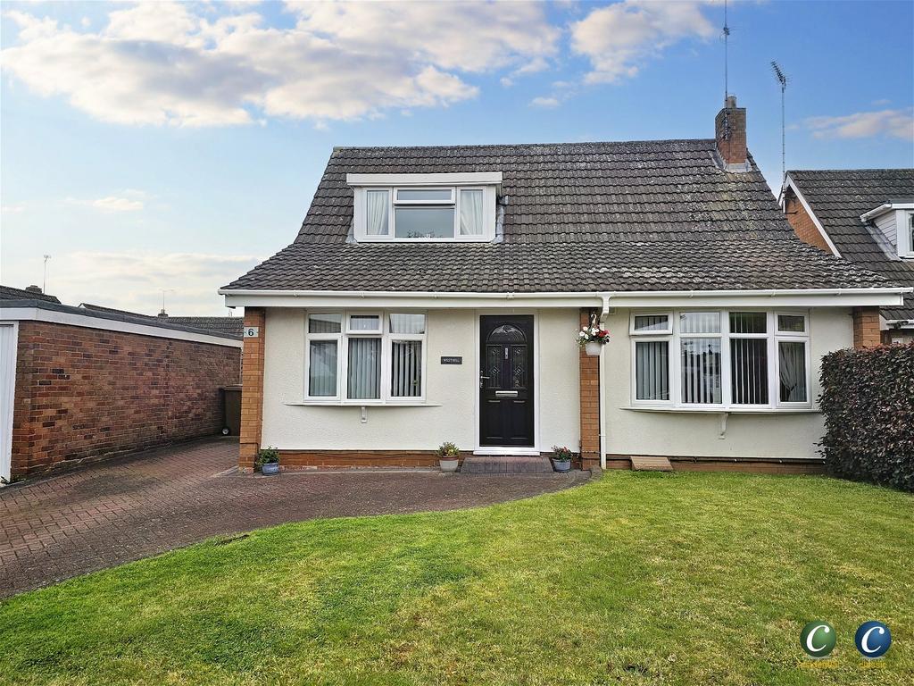 Hawkesmore Drive, Little Haywood, Stafford, ST18 0UA 3 bed detached
