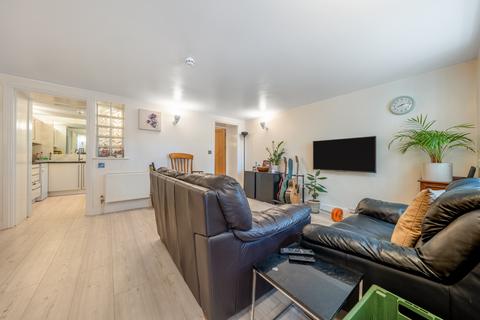 2 bedroom apartment to rent, Church Street, Dorking RH4