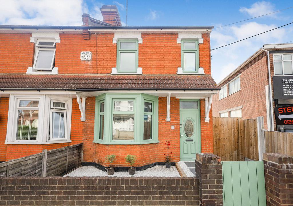 Kents Hill Road, Benfleet, SS7 2 bed semidetached house for sale £