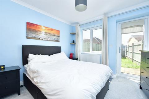 7 Firs Close, Caterham, CR3 5GY