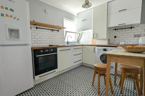 Flat D, 16 Rutland Park, London, SE6 4LH