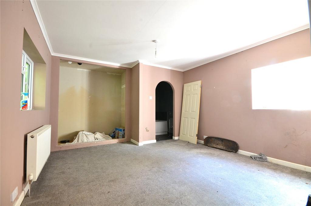 Haxted Road, Lingfield, Surrey, RH7 3 bed detached house for sale £