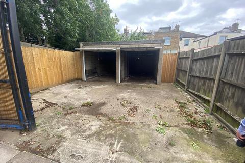 Garage to rent, Brentfield Road, London NW10