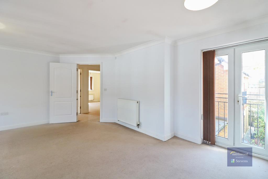 Running Foxes Lane, Singleton, Ashford, TN23 2 bed flat £1,000 pcm (£231 pw)