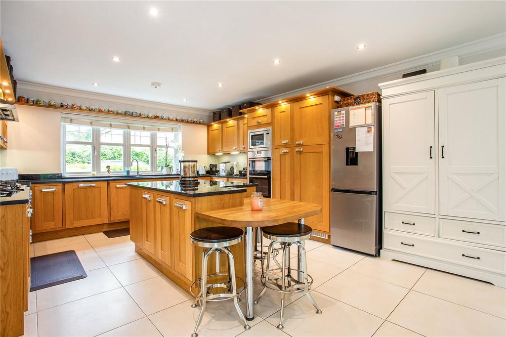 Wrens Hill, Oxshott, Leatherhead, Surrey, KT22 6 bed detached house for ...