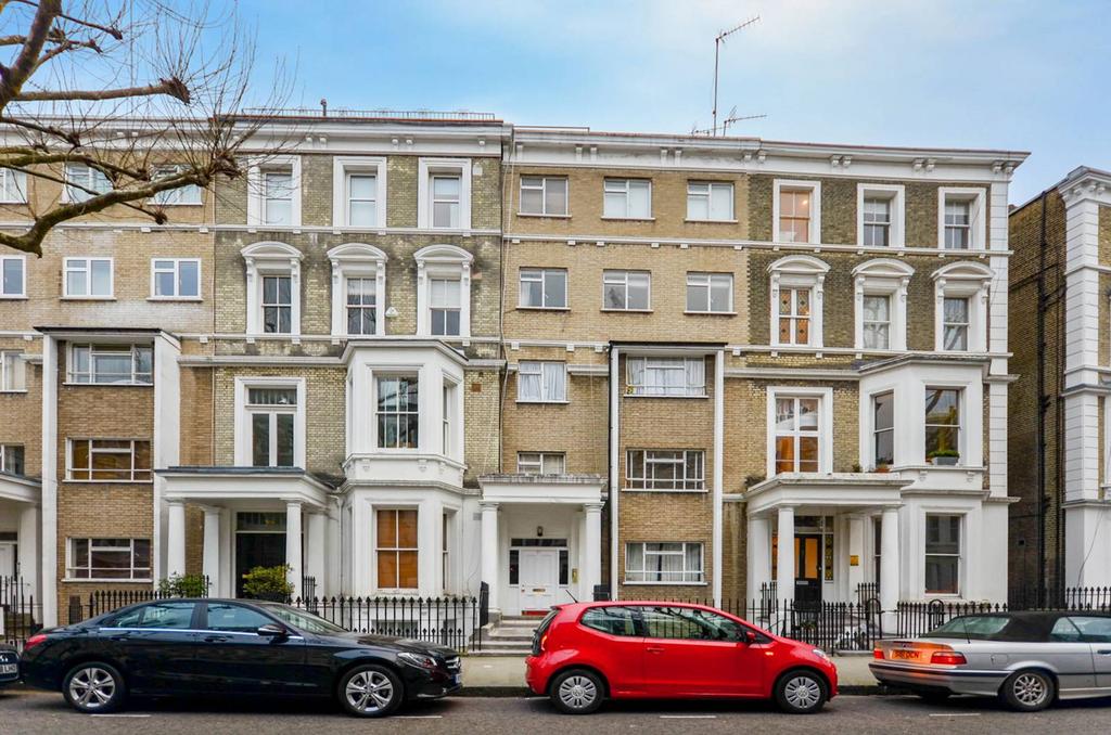 Philbeach Gardens, Earls Court... 2 bed flat £2,817 pcm (£650 pw)