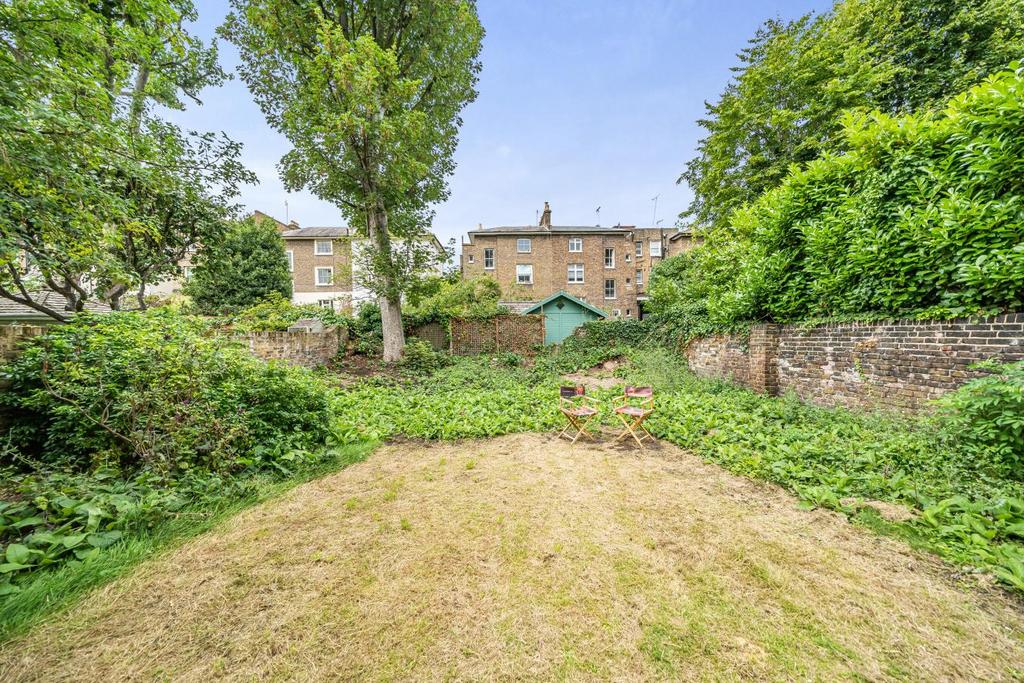 Carlton Hill, St John's Wood 2 bed flat for sale £900,000