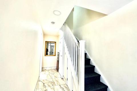 4 bedroom terraced house for sale, Sprowston Mews, London, E7 9AE