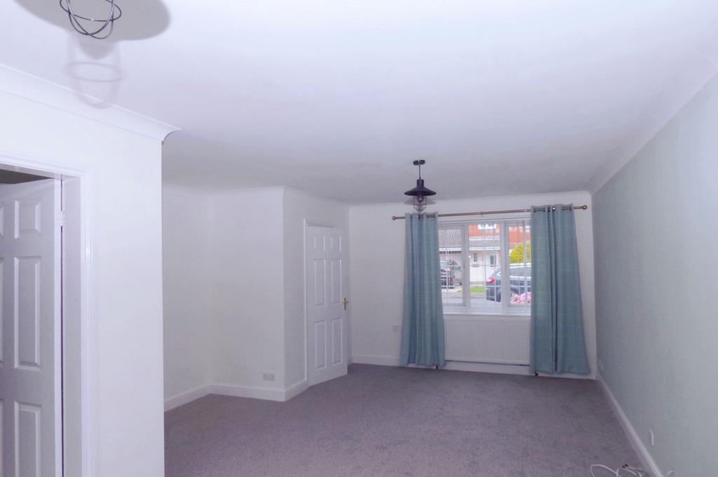 Wylam Avenue, Holywell, Whitley Bay, Northumberland, NE25 0TR 4 bed