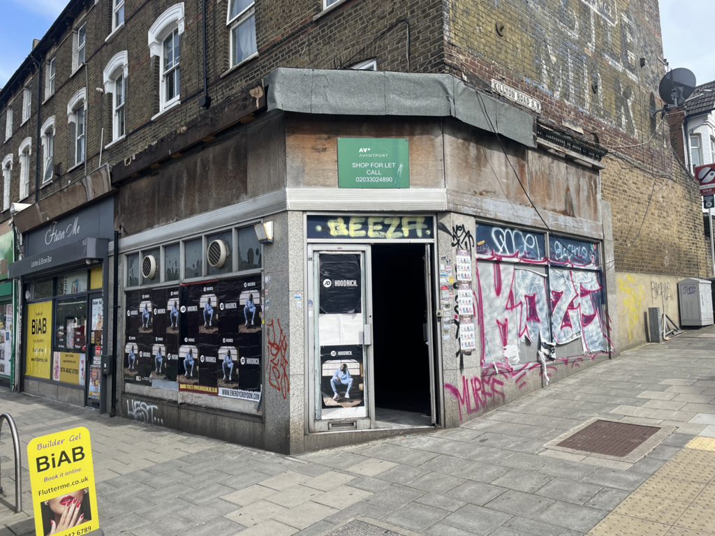Wandsworth Road, London, SW8 Property £2,000 pcm (£462 pw)