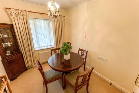 2 bedroom retirement property for sale, Bowling Green Court, Brook Street, Chester, CH1