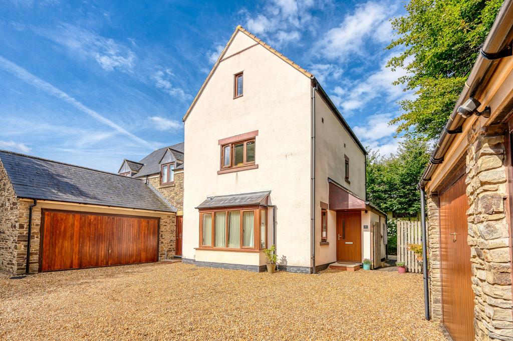 Clarence Gardens, Portishead, Bristol, Somerset, BS20 4 bed semi