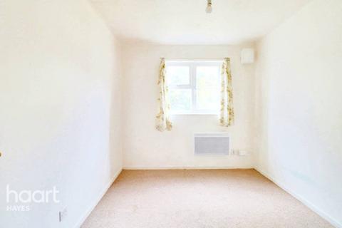 157 Abbotswood Way, Hayes, UB3 3PG