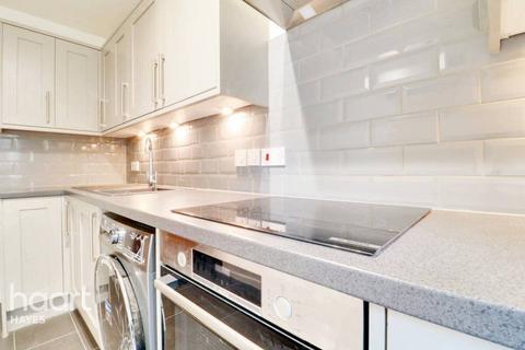 157 Abbotswood Way, Hayes, UB3 3PG