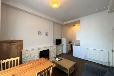 1 bedroom flat to rent, Broughton Road, Canonmills, Edinburgh, EH7