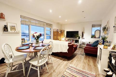 2 bedroom flat for sale - Penhill Road, Lancing BN15