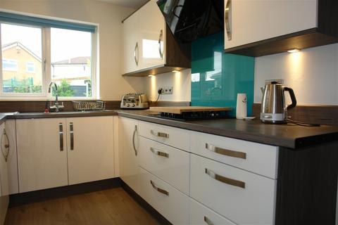 44 Birchwood, Chadderton, Oldham, OL9 9UH