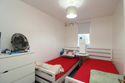 2 bedroom flat for sale, Macmillan Way, London SW17