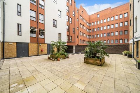 2 bedroom flat for sale, Central Reading,  Sought after central location with balcony overlooking river,  RG1