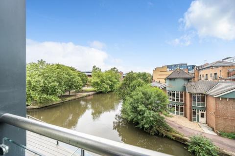 2 bedroom flat for sale, Central Reading,  Sought after central location with balcony overlooking river,  RG1