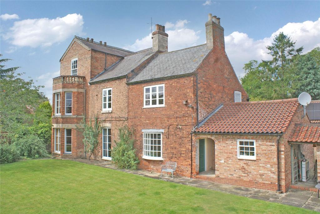 Low Street, Beckingham, Doncaster, South Yorkshire, DN10 5 bed detached