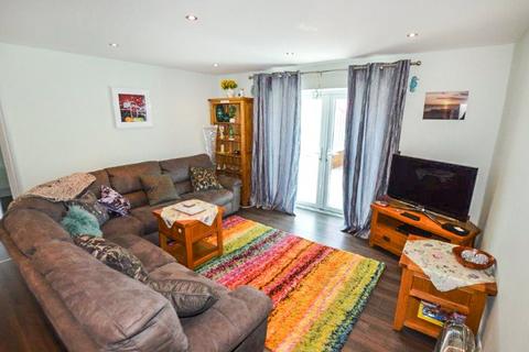 3 bedroom bungalow for sale - Warwick Place, Tywyn, Gwynedd, LL36