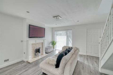 25 Chalfont Close, Worcester, WR3 7HL