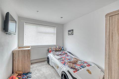 25 Chalfont Close, Worcester, WR3 7HL